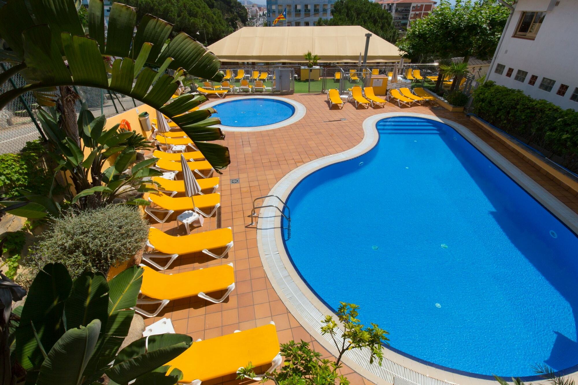 Camping El Far 2*